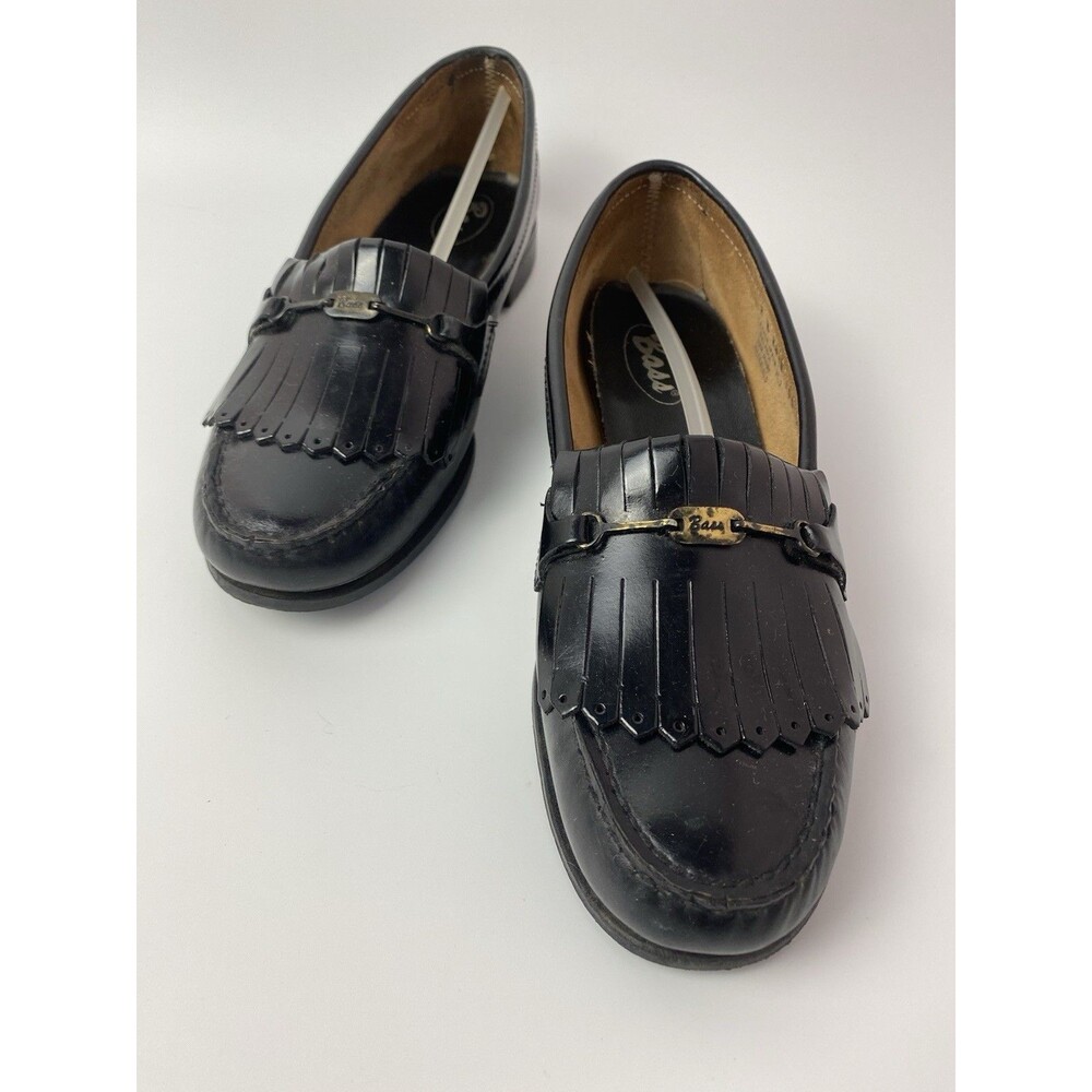 Bass Women’s Cathy Black Leather Slip On Fringe Loafers 8 B Metal Logo Accent